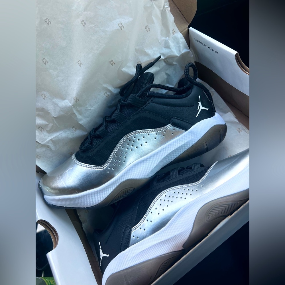 Women Air Jordan 11 CMFT Low Size 7